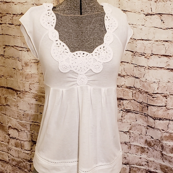 Dkny Tops - DKNY Jeans White Top Crochet Detail Back Tie